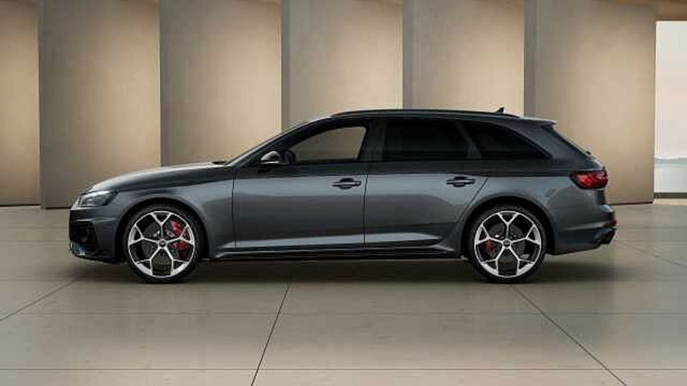 Audi RS 4 Avant nuova a Varese (5)