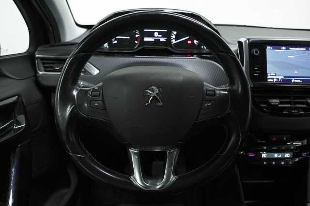 Peugeot 208 usata a Como (5)