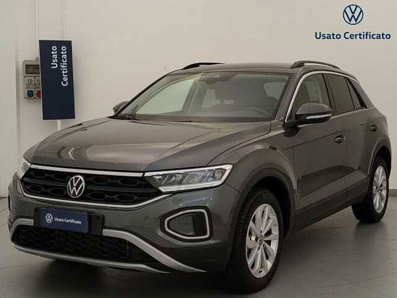 Volkswagen T-Roc 1.0 TSI Life del 2023 usata a Busto Arsizio