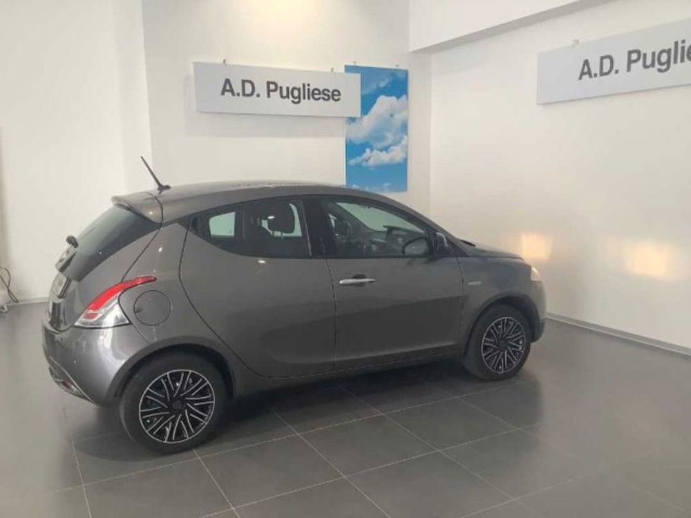 Lancia Ypsilon usata a Caltanissetta (9)