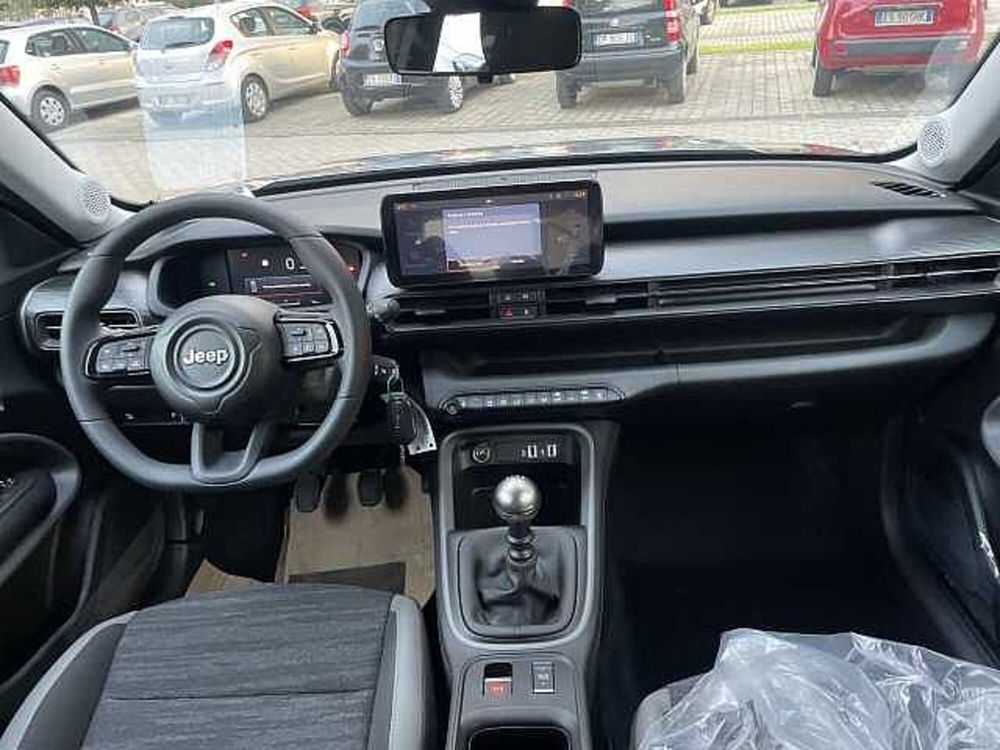 Jeep Avenger nuova a Napoli (6)