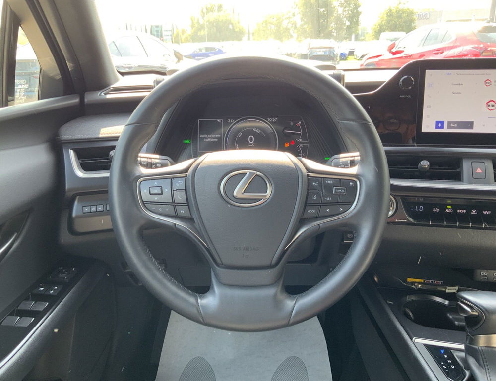 Lexus UX usata a Arezzo (11)