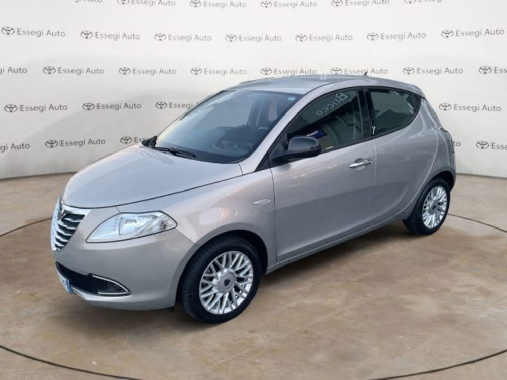 Lancia Ypsilon usata a Vercelli