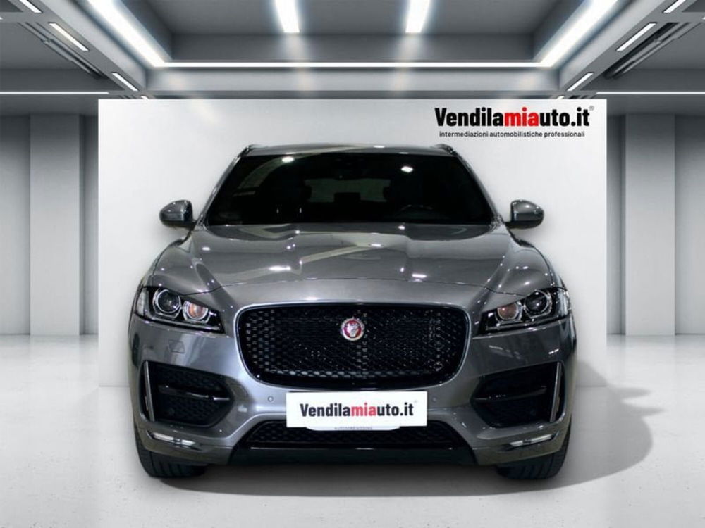 Jaguar F-Pace usata a Milano (3)