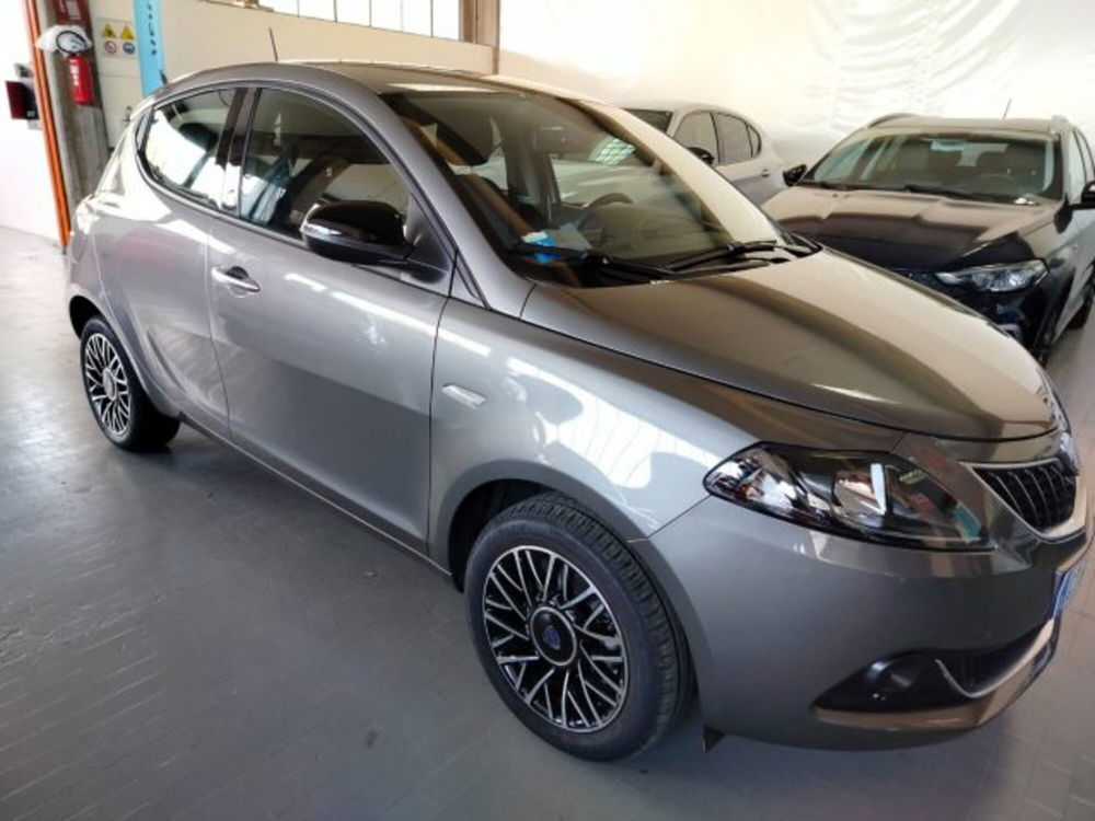 Lancia Ypsilon usata a Forlì-Cesena (10)