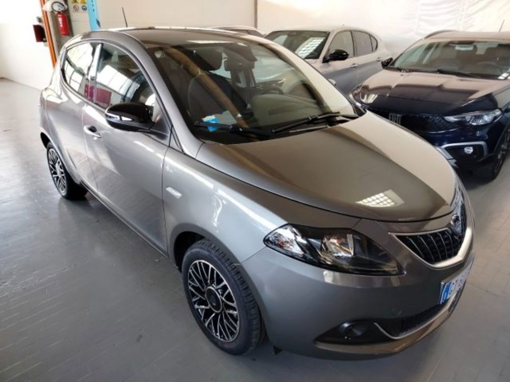 Lancia Ypsilon usata a Forlì-Cesena (11)