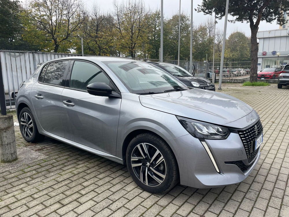 Peugeot 208 usata a Milano (4)