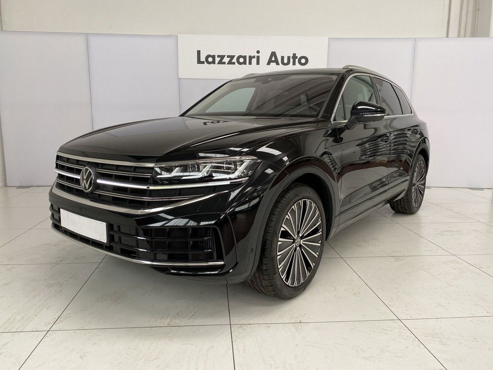 Volkswagen Touareg nuova a Lodi