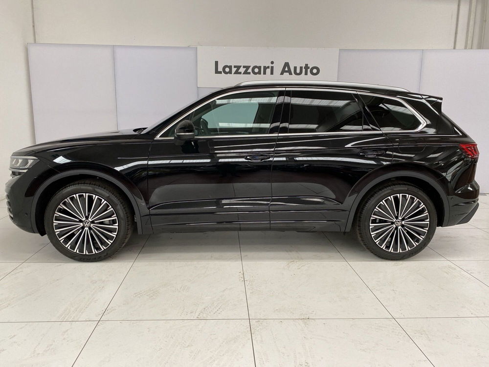 Volkswagen Touareg nuova a Lodi (2)