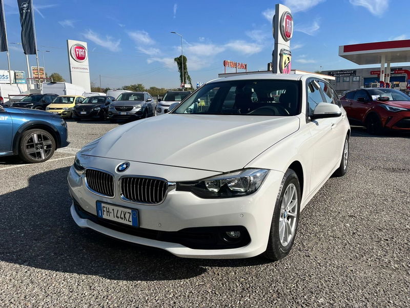 BMW Serie 3 Touring 316d  Business Advantage aut.  del 2017 usata a Milano