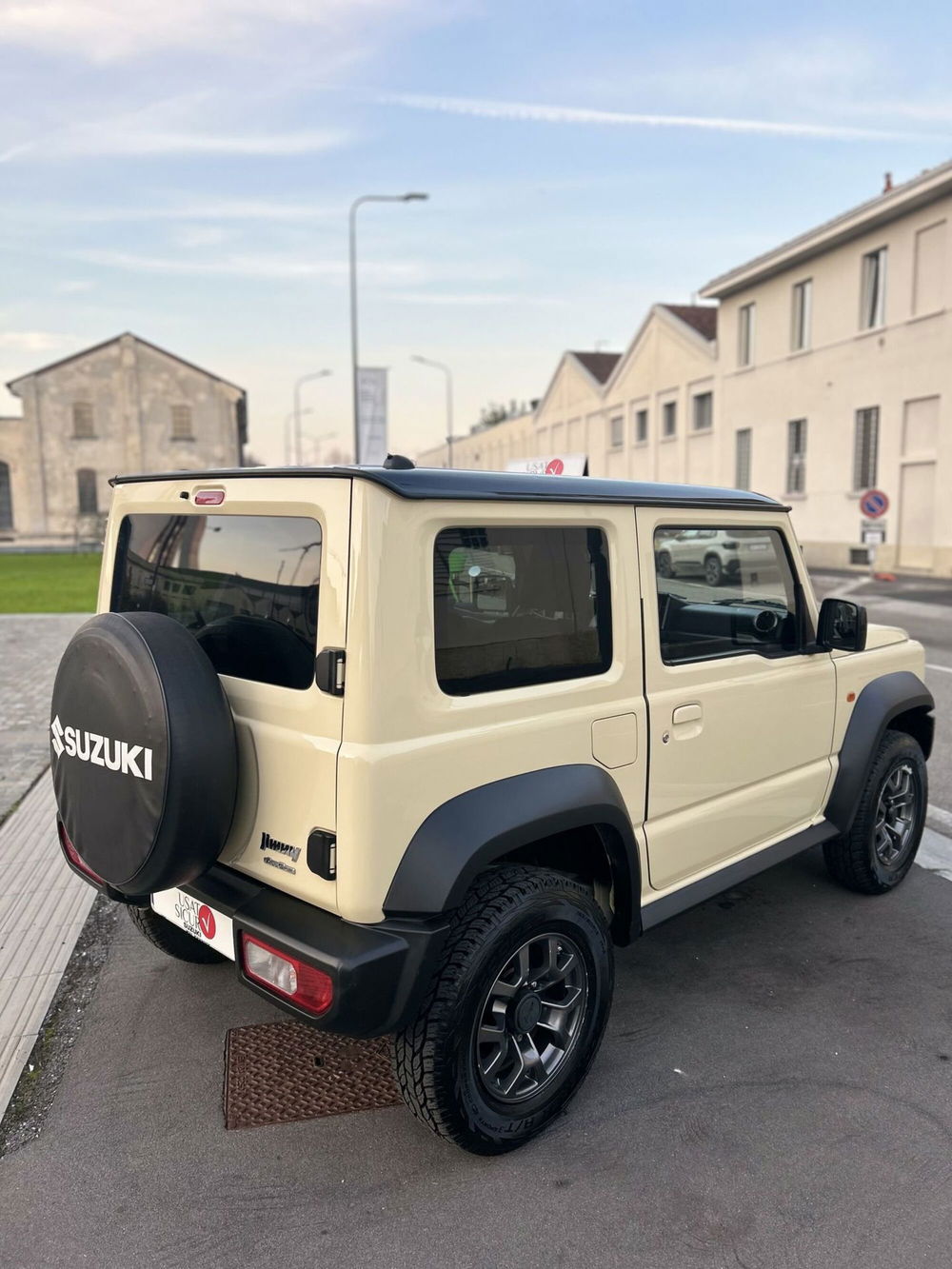 Suzuki Jimny usata a Milano (4)