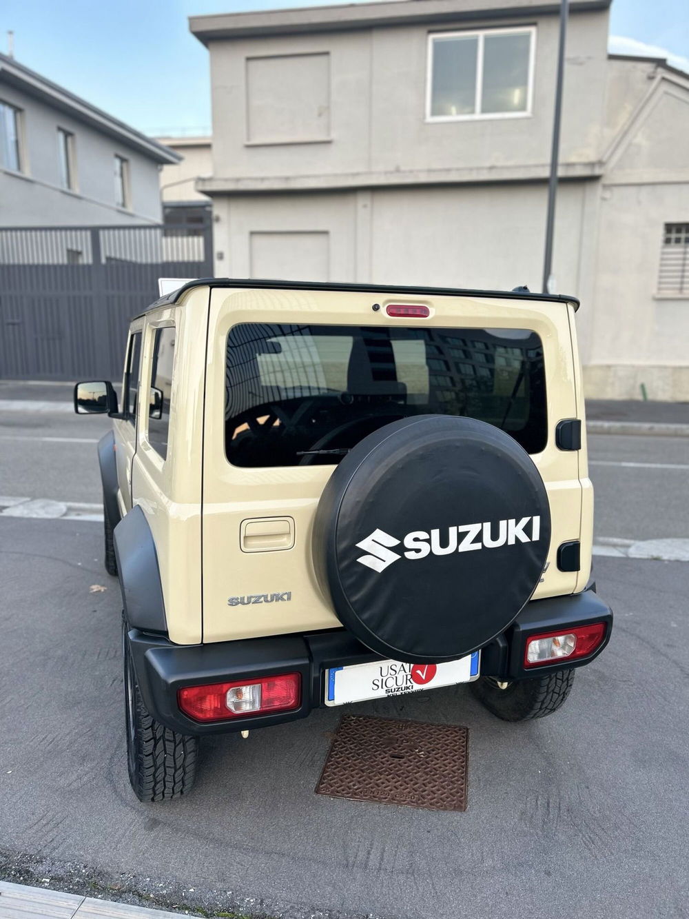 Suzuki Jimny usata a Milano (5)