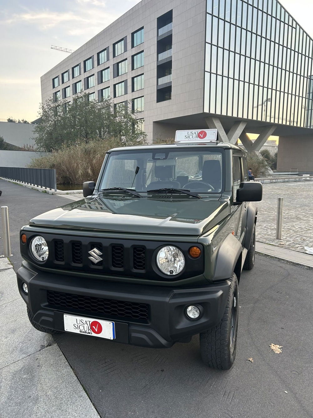 Suzuki Jimny usata a Milano (3)