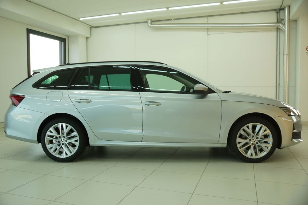 Skoda Octavia Station Wagon nuova a Torino (7)