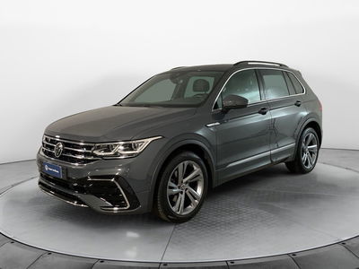 Volkswagen Tiguan 1.5 TSI 150 CV DSG ACT R-Line del 2021 usata a Carnago