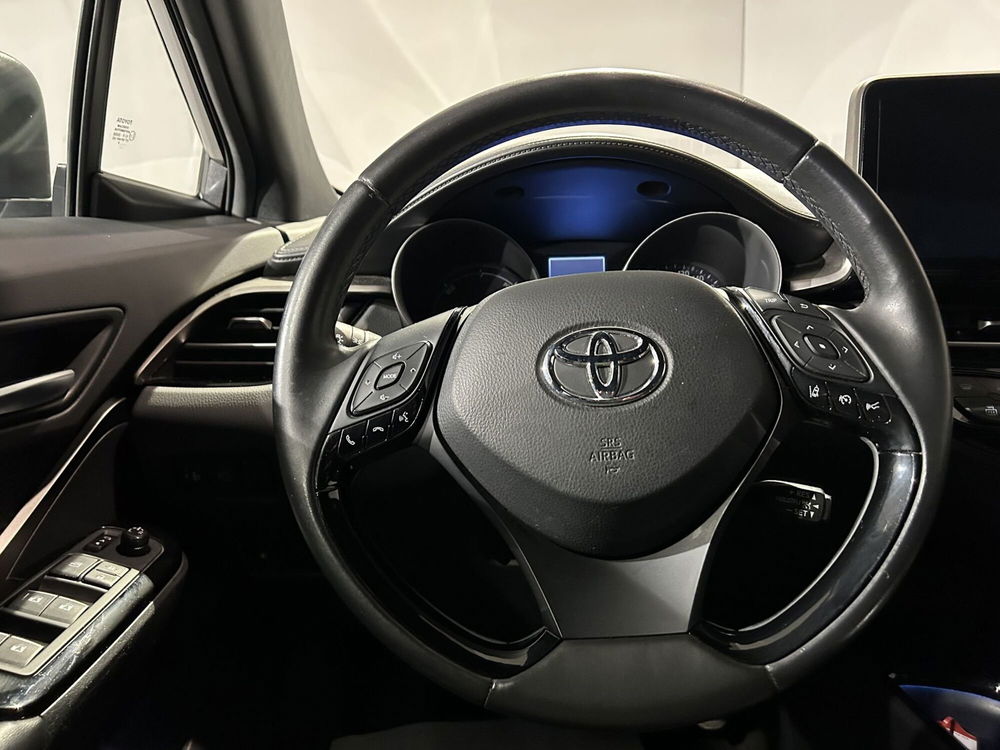 Toyota Toyota C-HR usata a Milano (10)