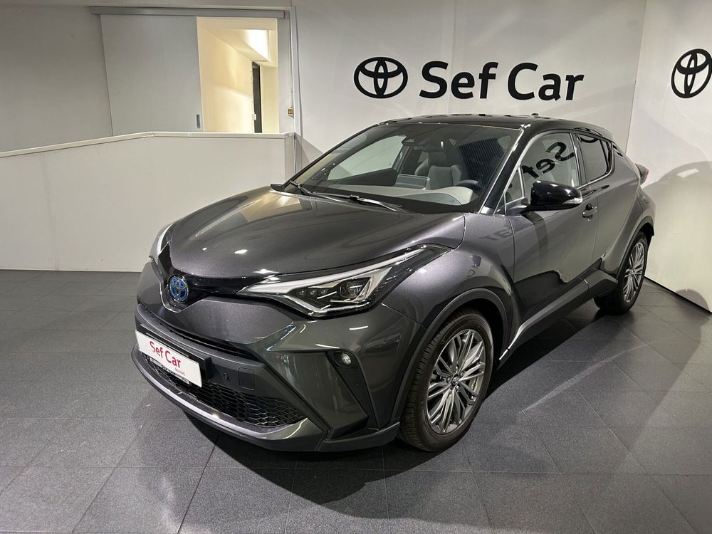 Toyota Toyota C-HR nuova a Milano