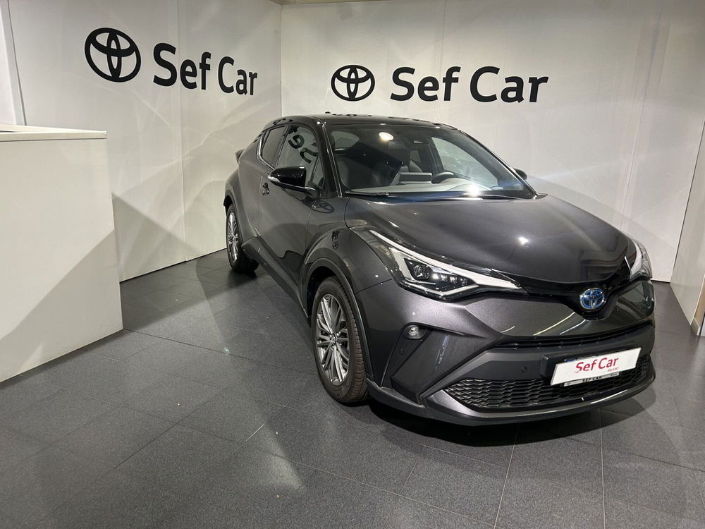 Toyota Toyota C-HR nuova a Milano (3)