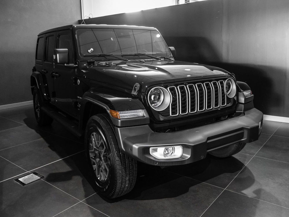 Jeep Wrangler Unlimited nuova a Prato