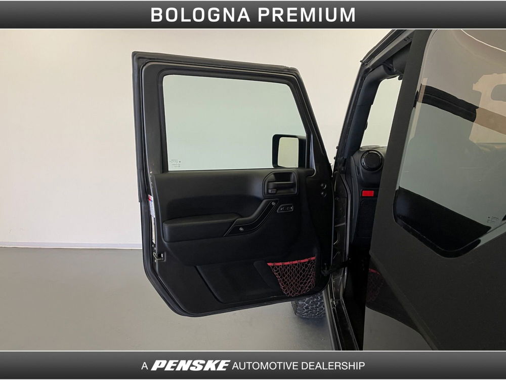 Jeep Wrangler usata a Bologna (17)