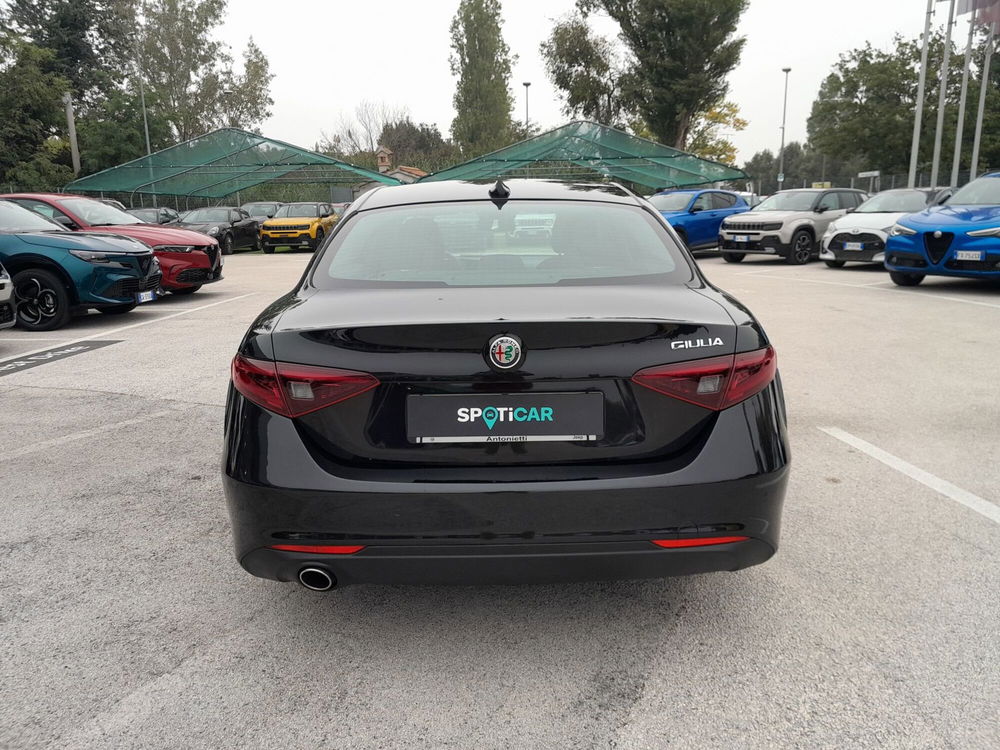 Alfa Romeo Giulia usata a Ancona (6)