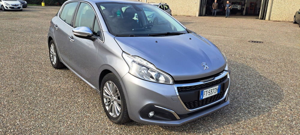 Peugeot 208 usata a Varese (6)