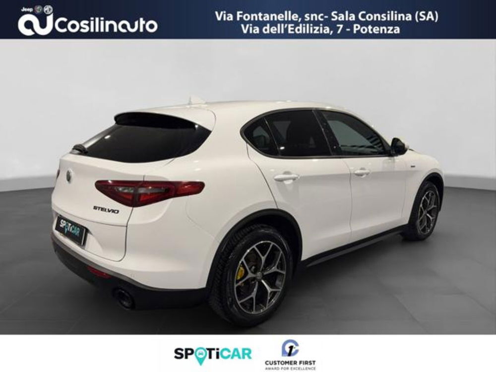 Alfa Romeo Stelvio usata a Salerno (5)