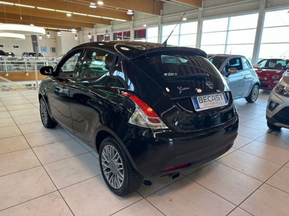 Lancia Ypsilon usata a Vicenza (4)