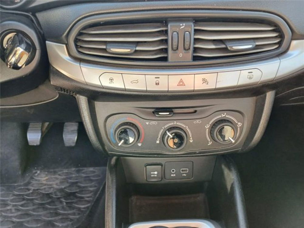 Fiat Tipo usata a Bari (18)