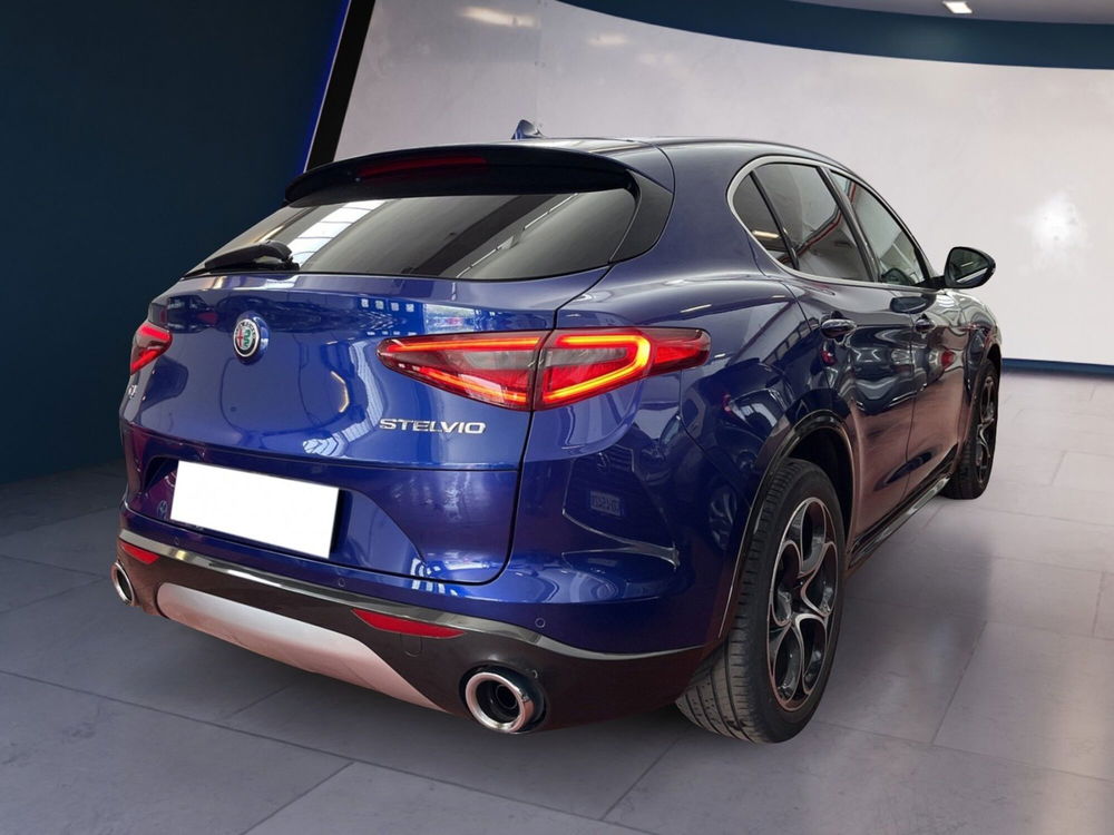 Alfa Romeo Stelvio usata a Torino (6)