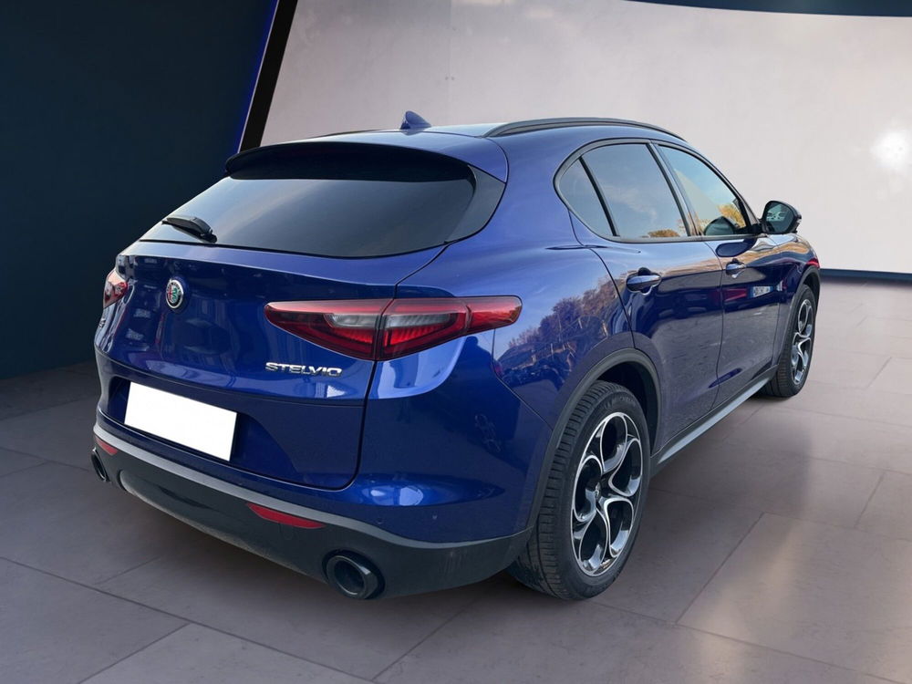 Alfa Romeo Stelvio usata a Torino (4)