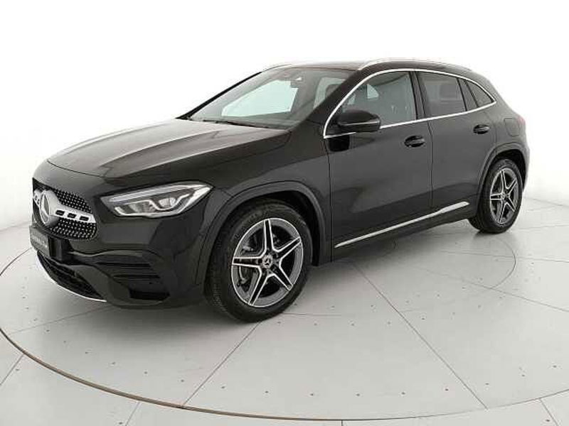 Mercedes-Benz GLA SUV 200 d Automatic Premium del 2023 usata a Teverola