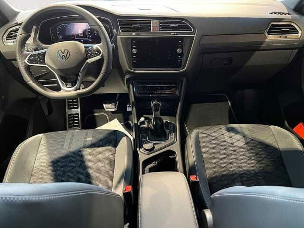 Volkswagen Tiguan nuova a Lecco (4)