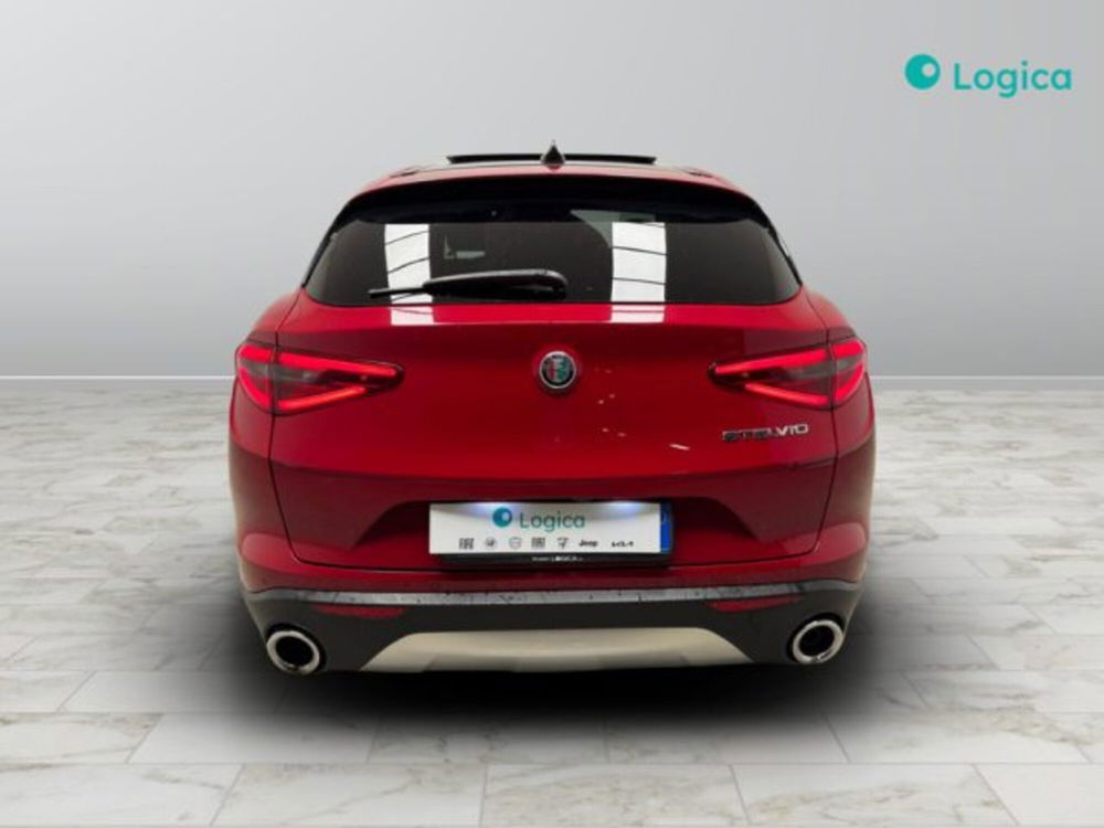 Alfa Romeo Stelvio usata a Biella (8)