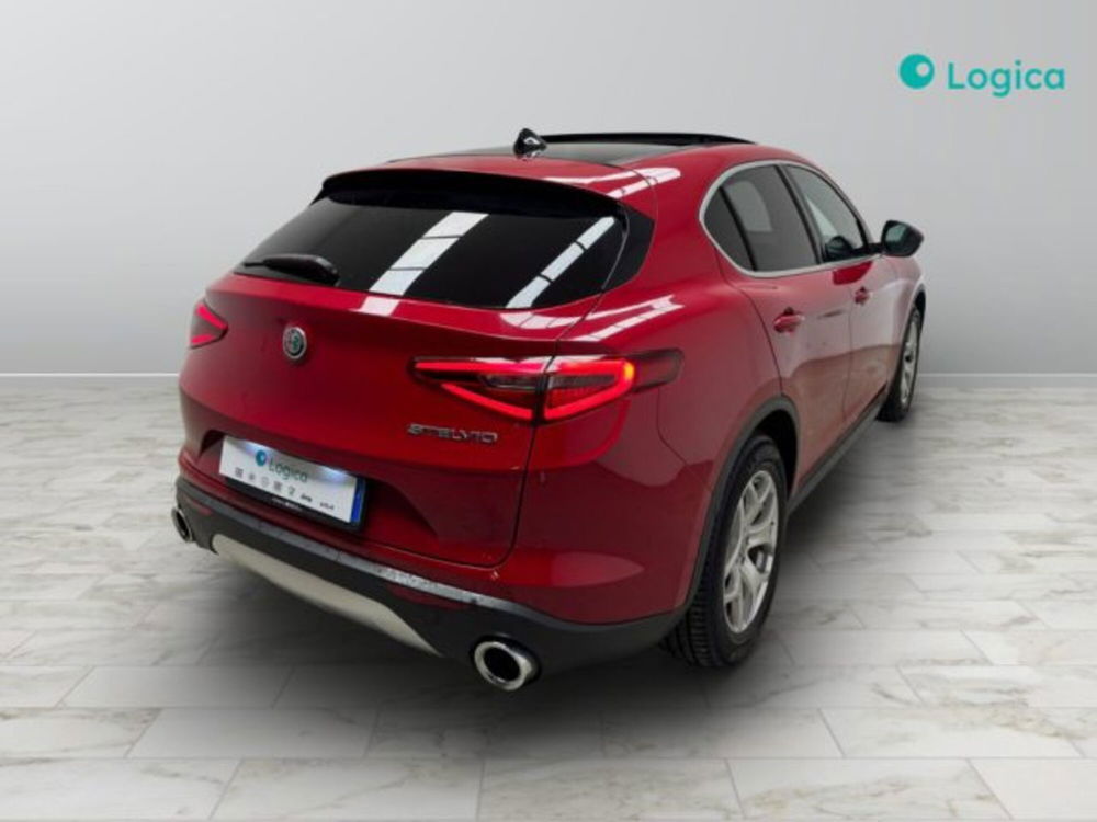 Alfa Romeo Stelvio usata a Biella (9)