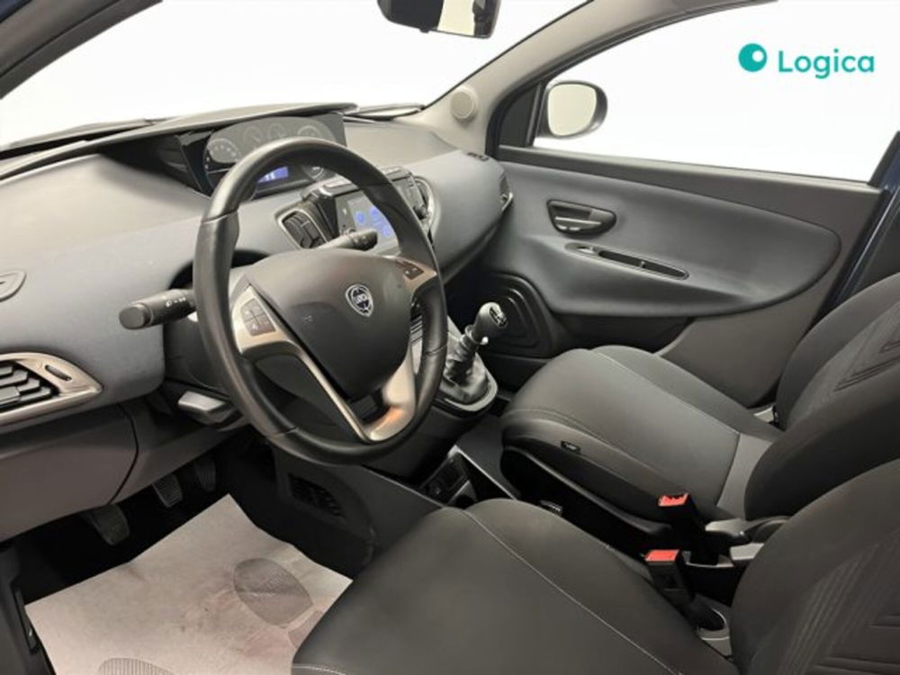 Lancia Ypsilon usata a Biella (16)