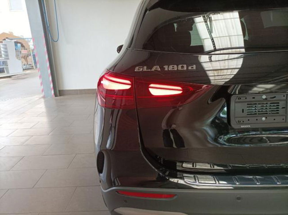 Mercedes-Benz GLA SUV nuova a Milano (6)