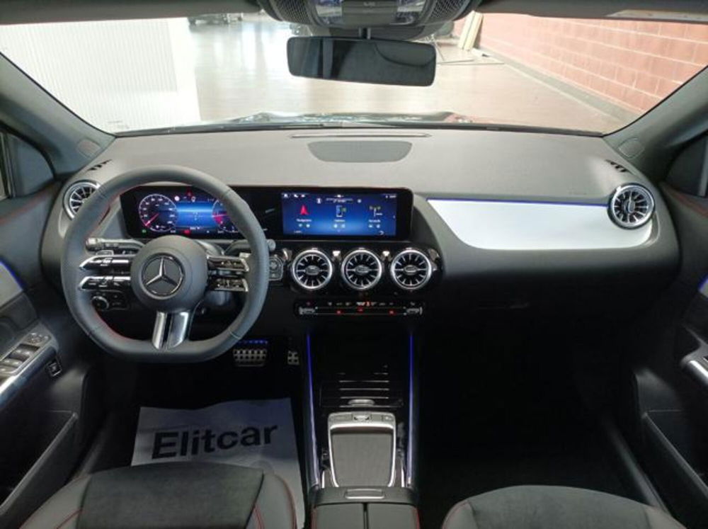 Mercedes-Benz GLA SUV nuova a Milano (9)