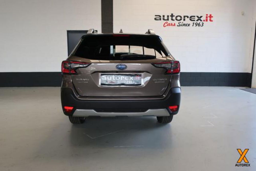 Subaru Outback nuova a Varese (5)