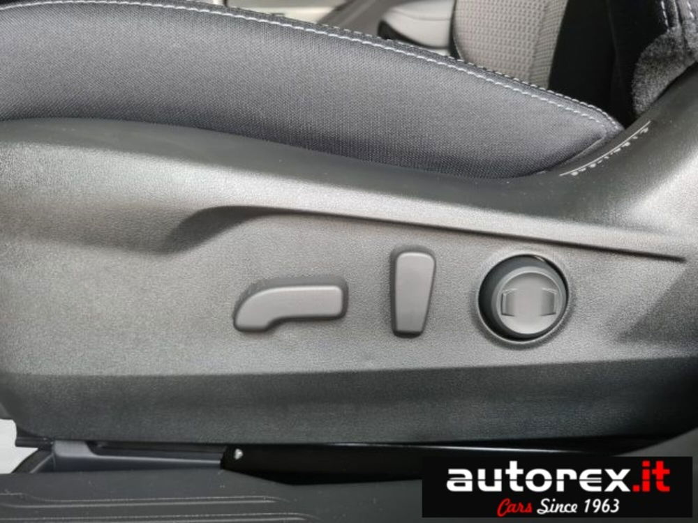 Subaru Outback nuova a Varese (9)