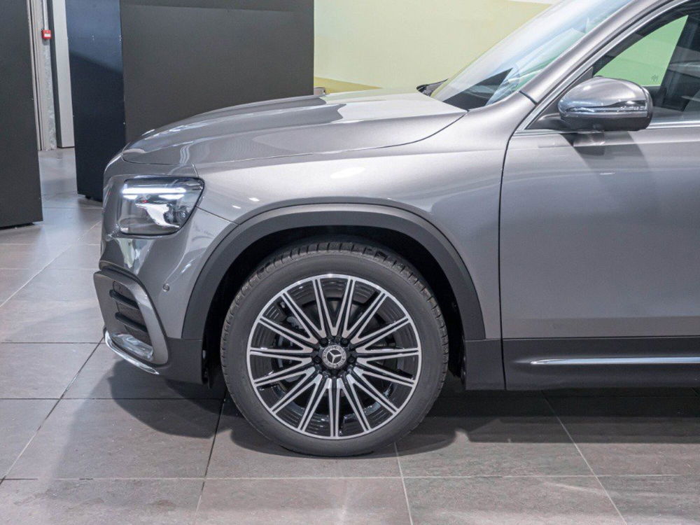 Mercedes-Benz GLB nuova a Ancona (4)