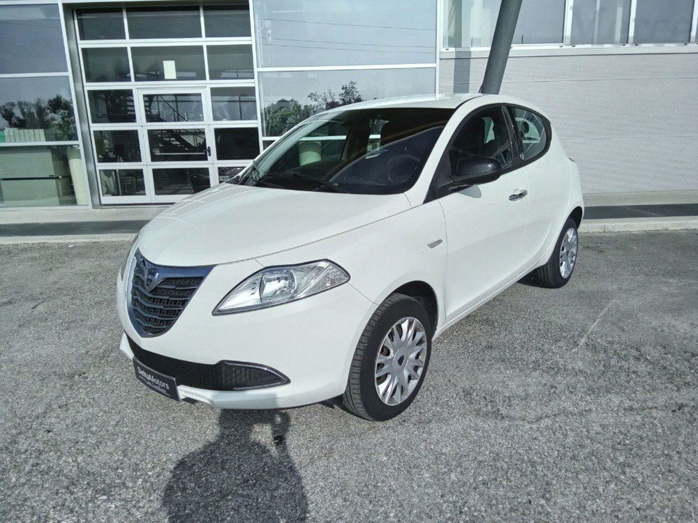 Lancia Ypsilon usata a Ancona