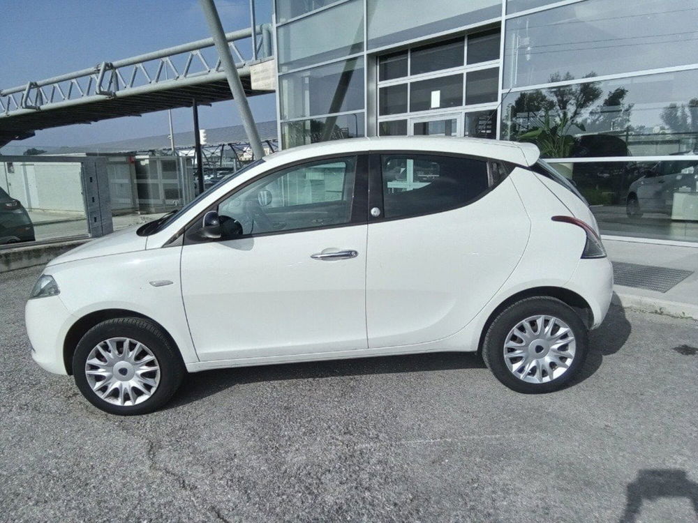 Lancia Ypsilon usata a Ancona (2)