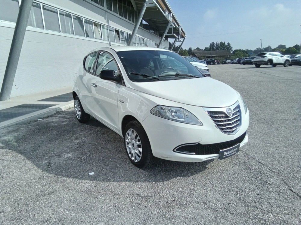 Lancia Ypsilon usata a Ancona (3)