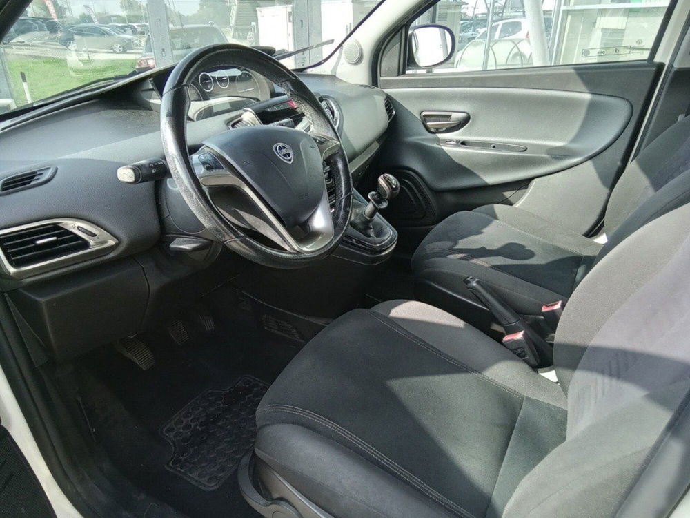 Lancia Ypsilon usata a Ancona (4)