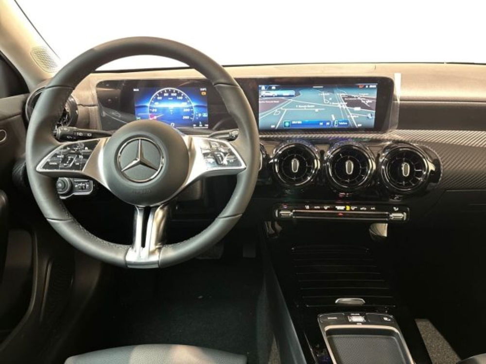 Mercedes-Benz Classe A nuova a Bologna (14)