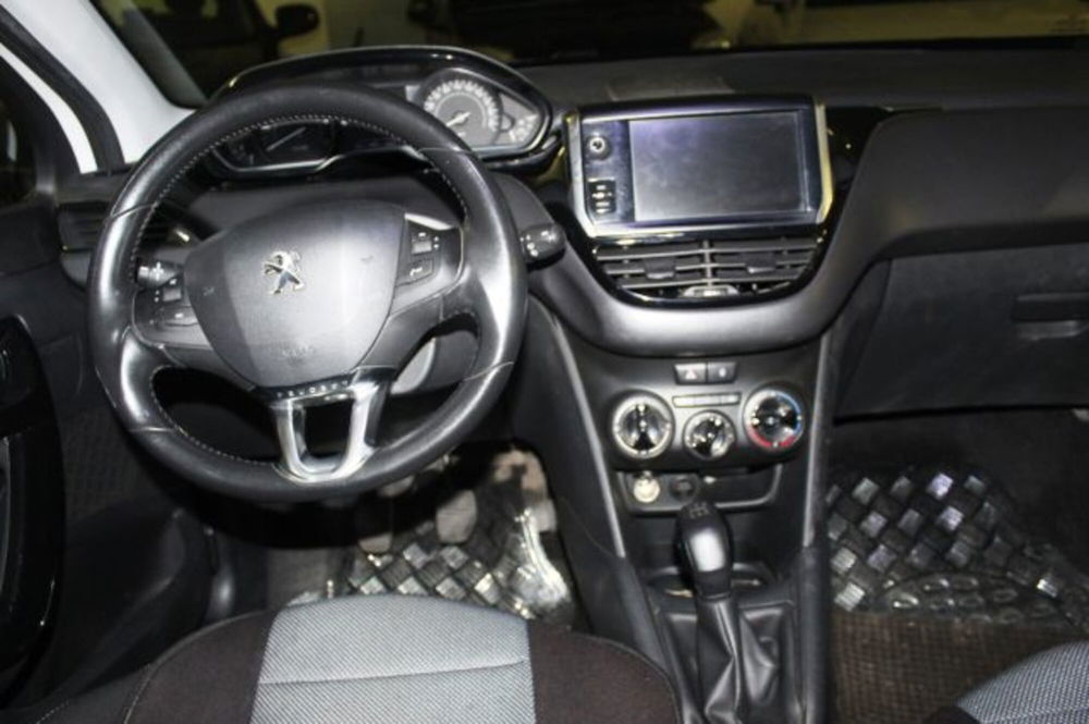 Peugeot 208 usata a Terni (11)