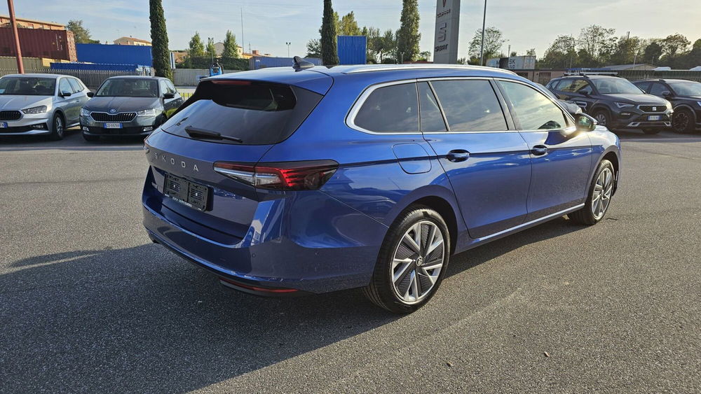 Skoda Superb nuova a Livorno (5)