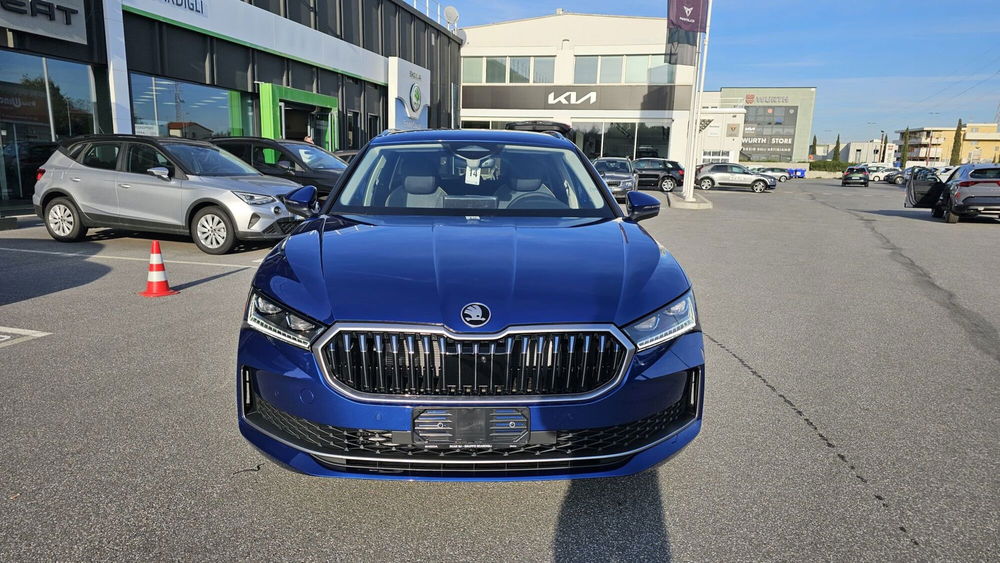 Skoda Superb nuova a Livorno (8)