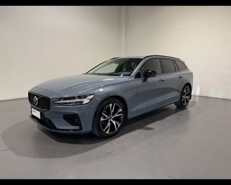 Volvo V60 B4 automatico Plus Dark  del 2023 usata a Conegliano